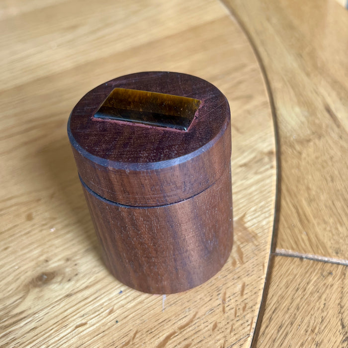 Walnut Round Trinket Box With Tigers Eye Insert
